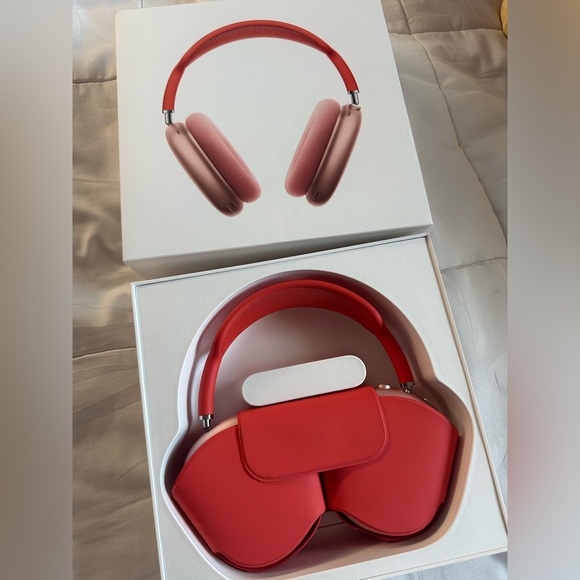 Peach/Coral AirPods Max